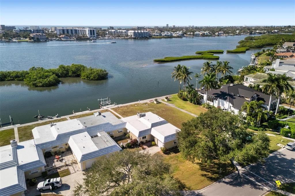 For Sale: $1,150,000 (2 beds, 2 baths, 1601 Square Feet)