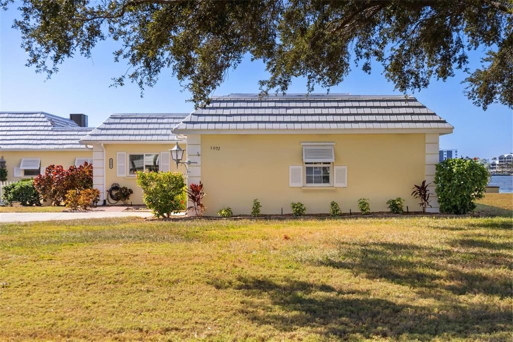 For Sale: $1,150,000 (2 beds, 2 baths, 1601 Square Feet)