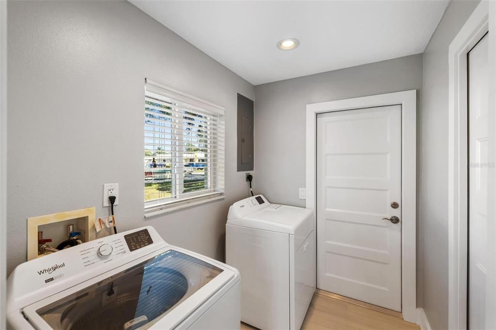 For Sale: $1,150,000 (2 beds, 2 baths, 1601 Square Feet)