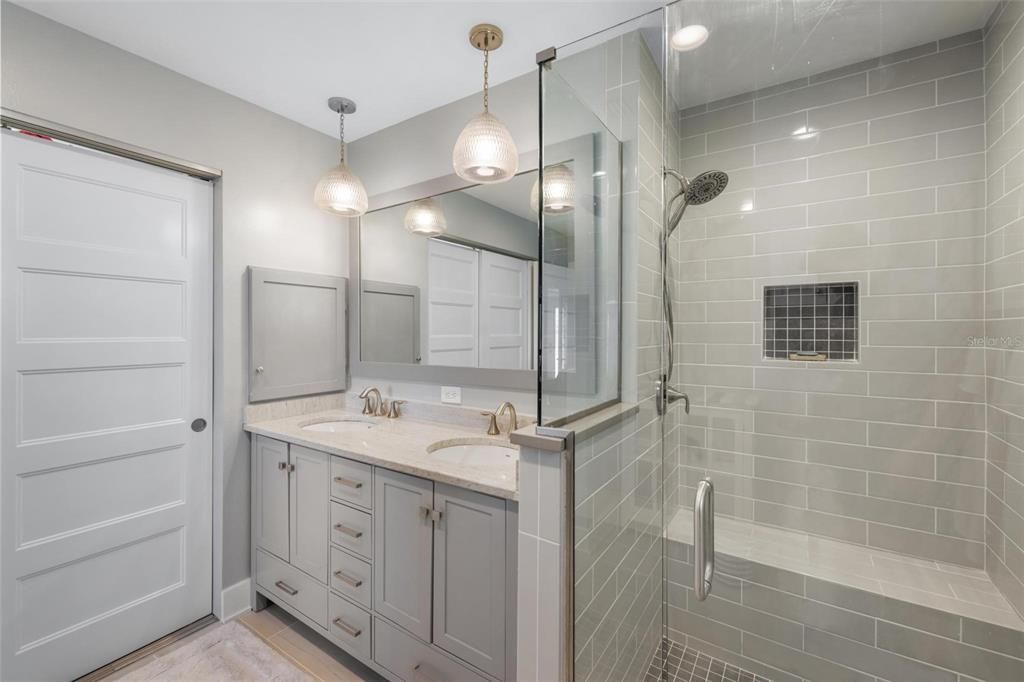 For Sale: $1,150,000 (2 beds, 2 baths, 1601 Square Feet)