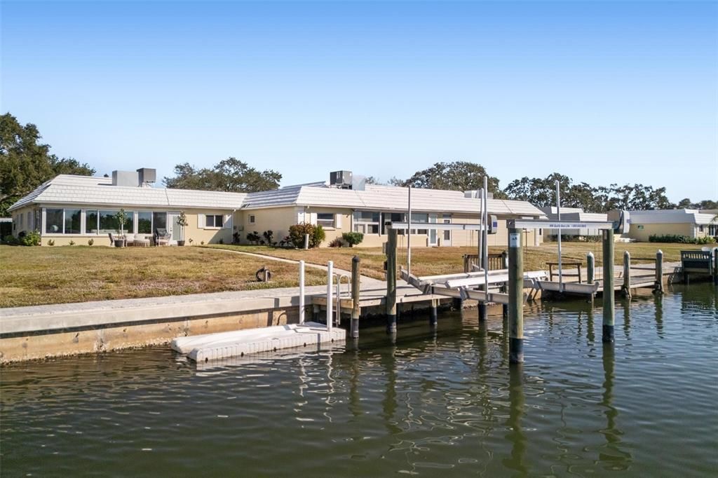 For Sale: $1,150,000 (2 beds, 2 baths, 1601 Square Feet)