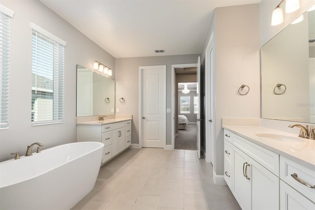 На продажу: $830,000 (4 спален, 3 ванн, 3003 Квадратных фут)