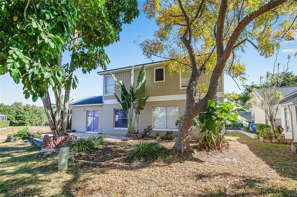 For Sale: $389,000 (3 beds, 2 baths, 1967 Square Feet)