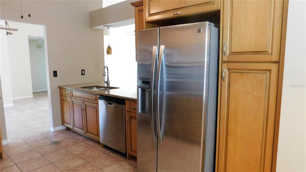 В аренду: $2,600 (3 спален, 2 ванн, 1398 Квадратных фут)