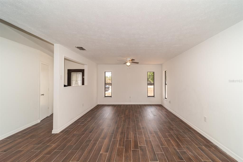 For Rent: $1,850 (3 beds, 2 baths, 1269 Square Feet)