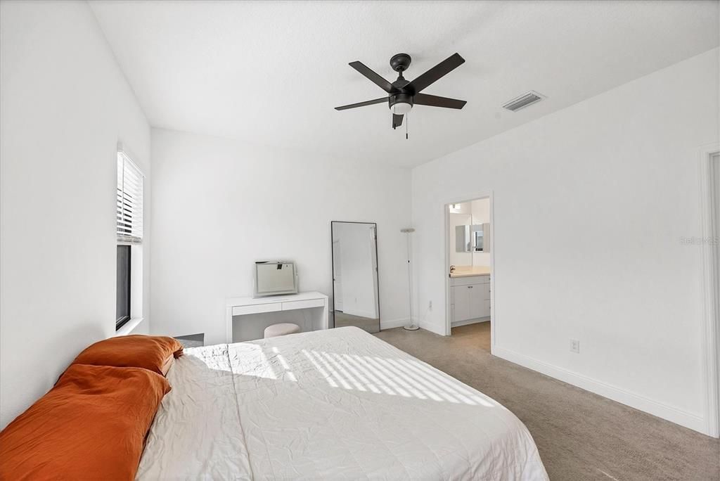 На продажу: $405,000 (3 спален, 2 ванн, 1421 Квадратных фут)