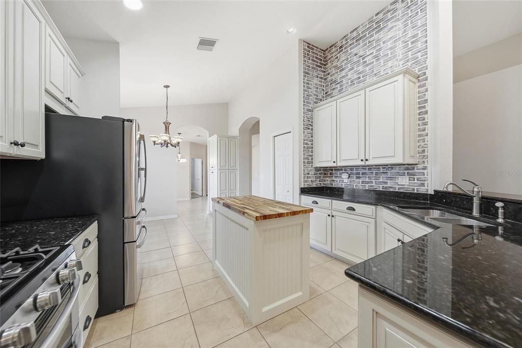 待售: $400,000 (3 贝兹, 2 浴室, 2029 平方英尺)