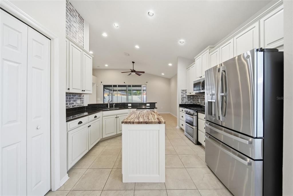 待售: $400,000 (3 贝兹, 2 浴室, 2029 平方英尺)