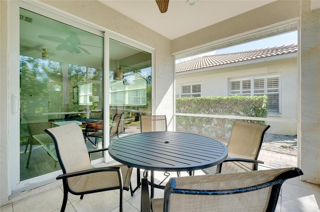 待售: $399,900 (2 贝兹, 2 浴室, 1385 平方英尺)