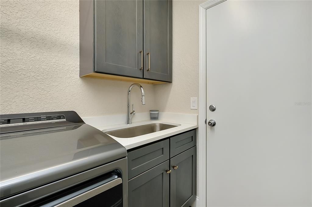 待售: $399,900 (2 贝兹, 2 浴室, 1385 平方英尺)