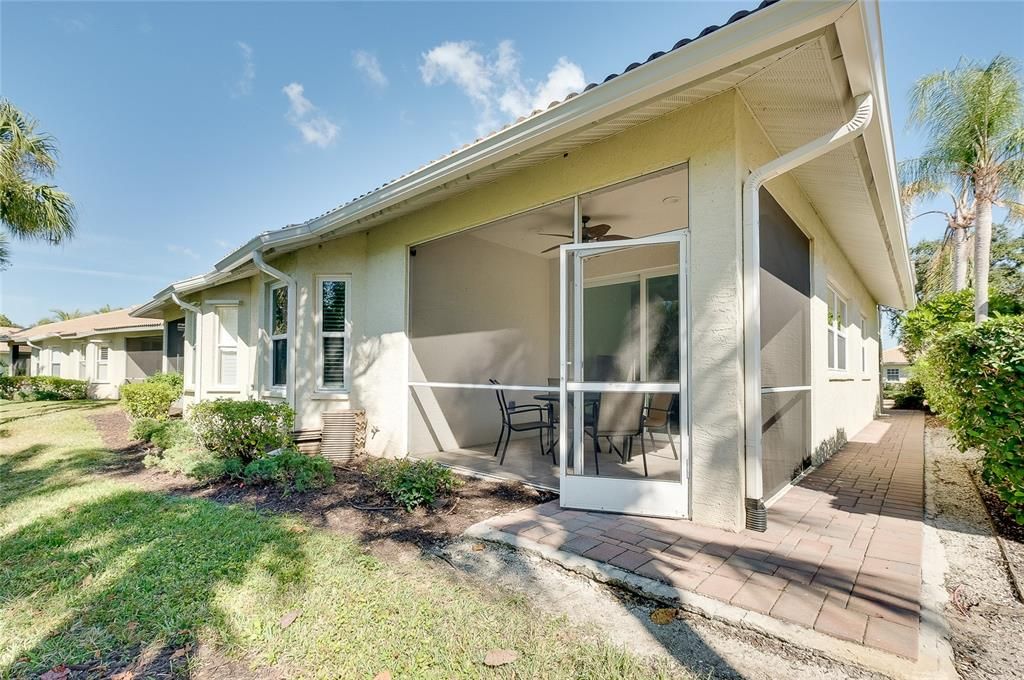 待售: $399,900 (2 贝兹, 2 浴室, 1385 平方英尺)