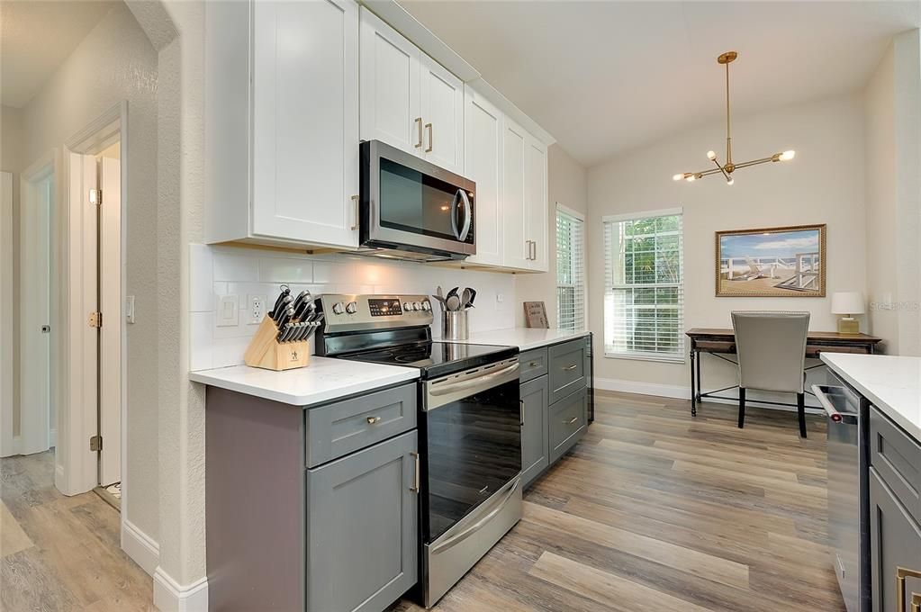 待售: $399,900 (2 贝兹, 2 浴室, 1385 平方英尺)