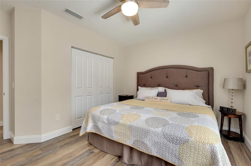 待售: $399,900 (2 贝兹, 2 浴室, 1385 平方英尺)