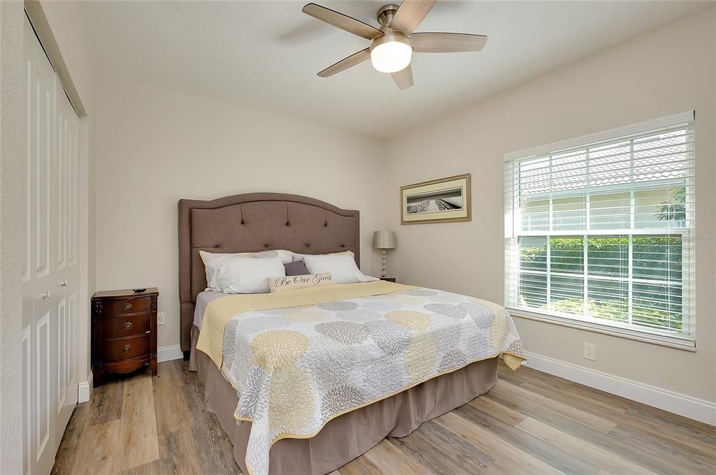 待售: $399,900 (2 贝兹, 2 浴室, 1385 平方英尺)