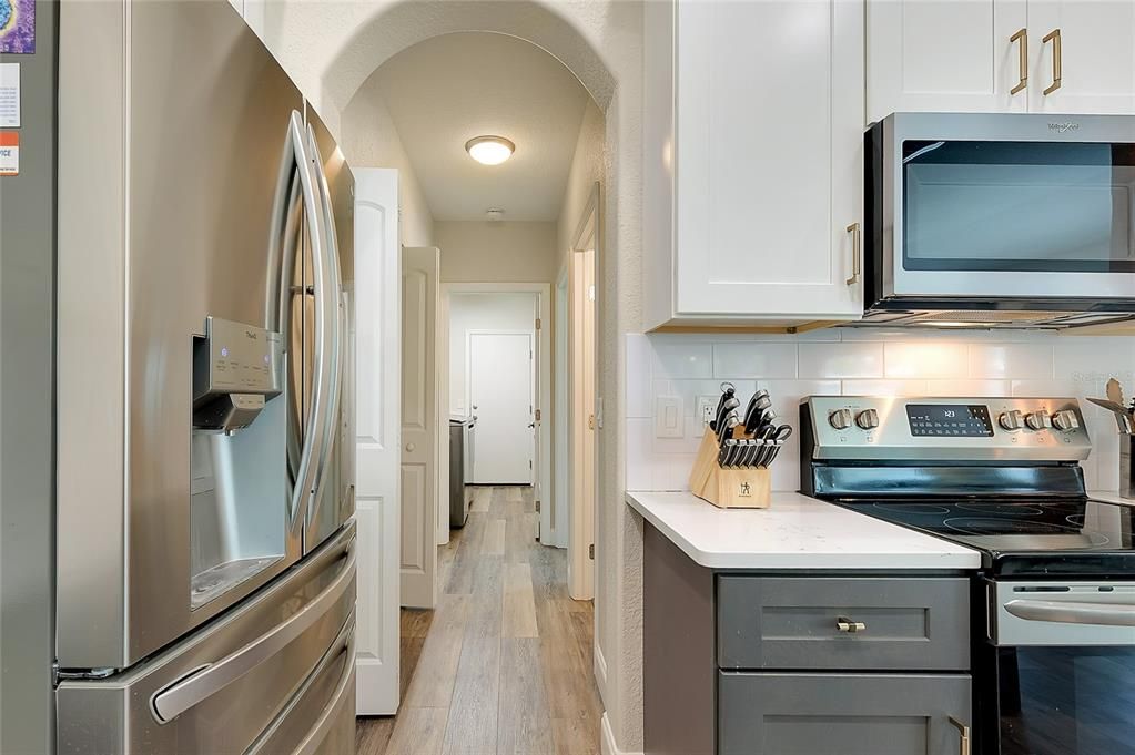 待售: $399,900 (2 贝兹, 2 浴室, 1385 平方英尺)