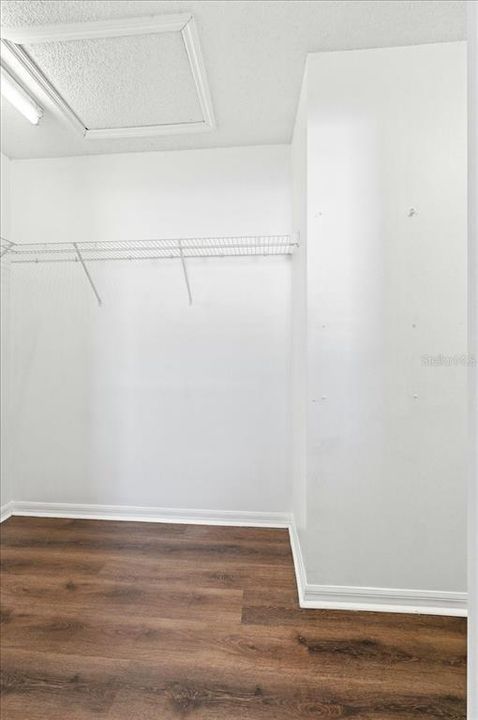 For Sale: $299,999 (3 beds, 2 baths, 1770 Square Feet)