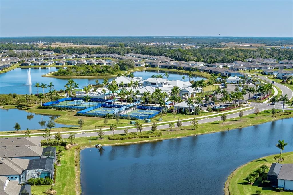 На продажу: $399,900 (2 спален, 2 ванн, 1542 Квадратных фут)