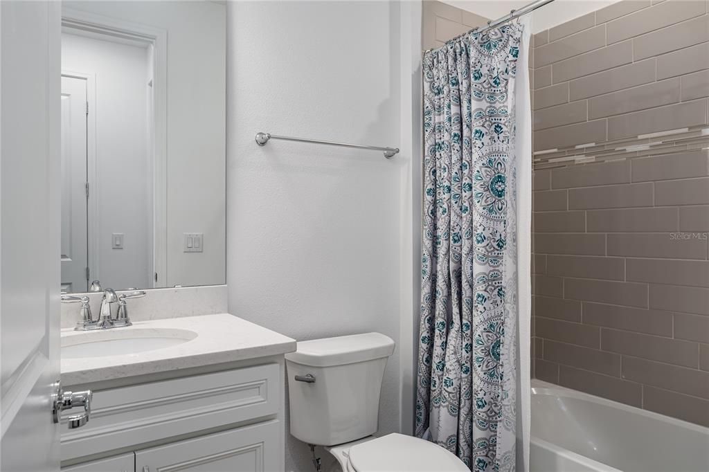 На продажу: $399,900 (2 спален, 2 ванн, 1542 Квадратных фут)