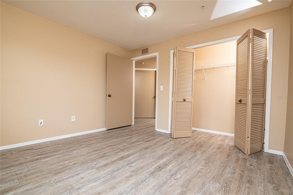 出租: $1,699 (2 贝兹, 1 浴室, 1271 平方英尺)