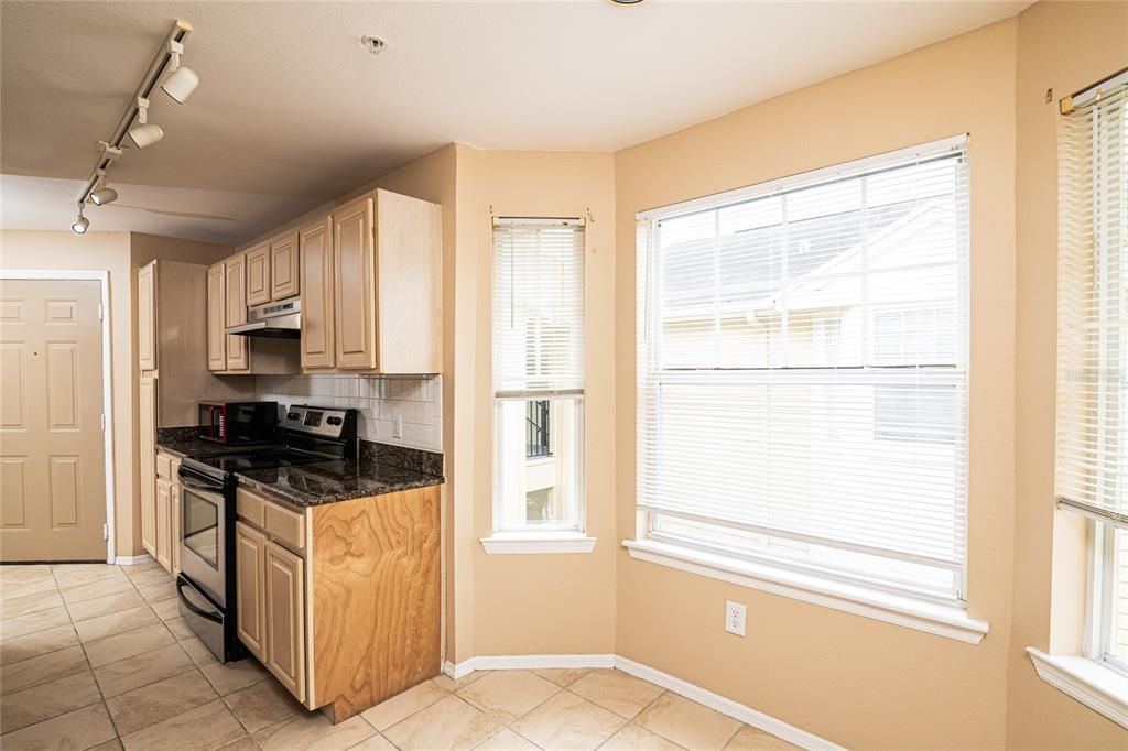 出租: $1,699 (2 贝兹, 1 浴室, 1271 平方英尺)