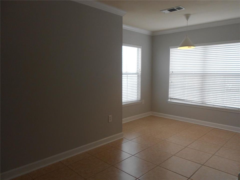 For Rent: $1,500 (1 beds, 1 baths, 865 Square Feet)