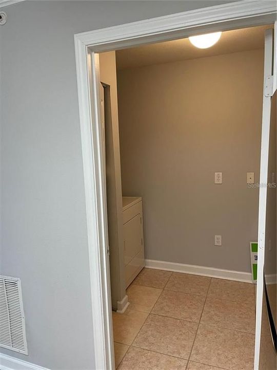 For Rent: $1,500 (1 beds, 1 baths, 865 Square Feet)