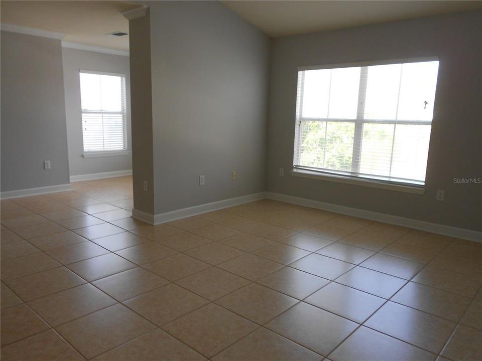 For Rent: $1,500 (1 beds, 1 baths, 865 Square Feet)