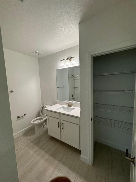 For Rent: $2,000 (2 beds, 2 baths, 1396 Square Feet)