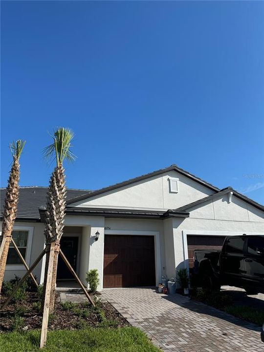 For Rent: $2,000 (2 beds, 2 baths, 1396 Square Feet)