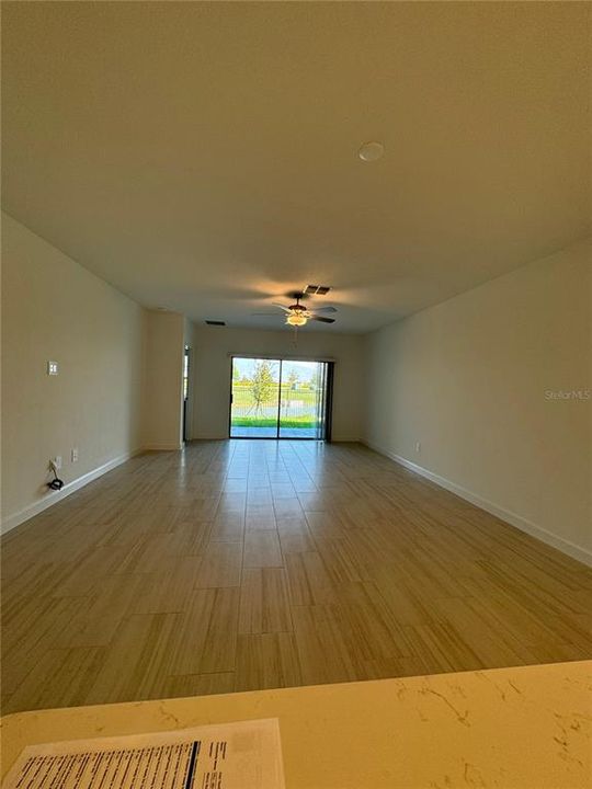 For Rent: $2,000 (2 beds, 2 baths, 1396 Square Feet)