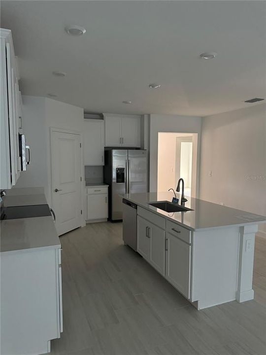 For Rent: $2,000 (2 beds, 2 baths, 1396 Square Feet)