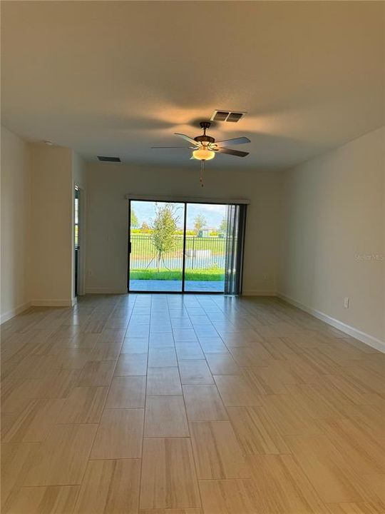 For Rent: $2,000 (2 beds, 2 baths, 1396 Square Feet)