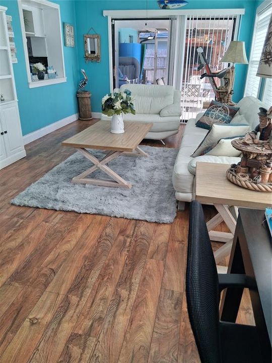 На продажу: $349,900 (2 спален, 2 ванн, 1980 Квадратных фут)