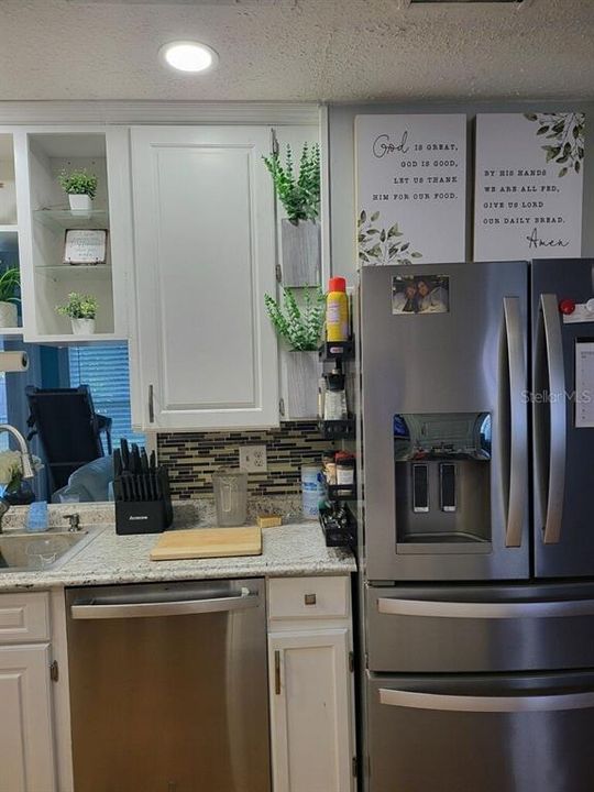 На продажу: $349,900 (2 спален, 2 ванн, 1980 Квадратных фут)