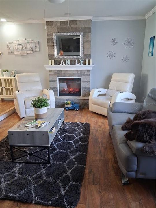 На продажу: $349,900 (2 спален, 2 ванн, 1980 Квадратных фут)