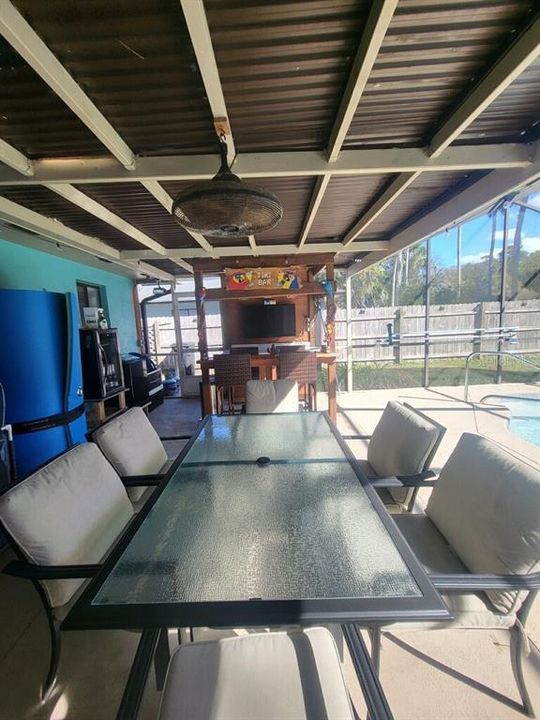 На продажу: $349,900 (2 спален, 2 ванн, 1980 Квадратных фут)