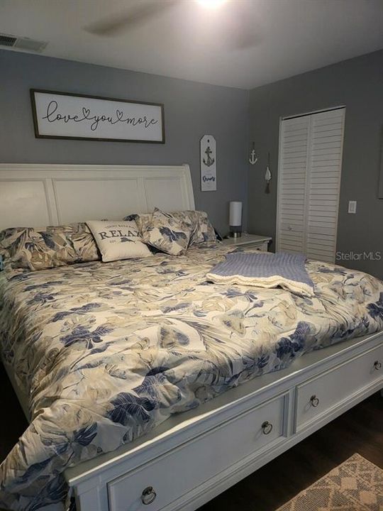 На продажу: $349,900 (2 спален, 2 ванн, 1980 Квадратных фут)