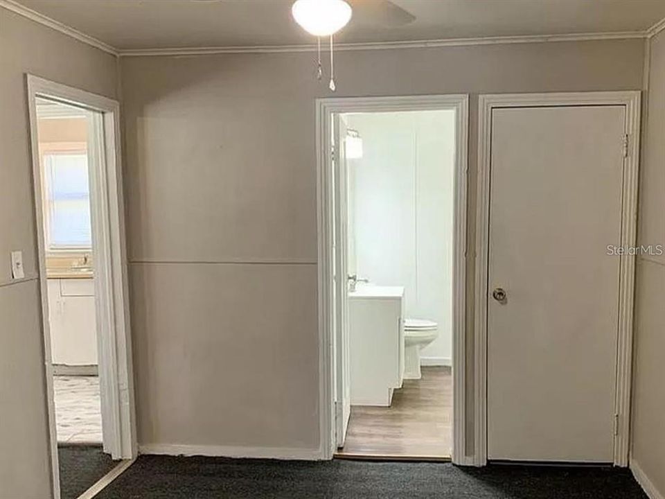 出租: $1,300 (3 贝兹, 1 浴室, 838 平方英尺)