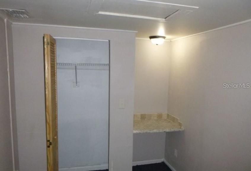 出租: $1,300 (3 贝兹, 1 浴室, 838 平方英尺)