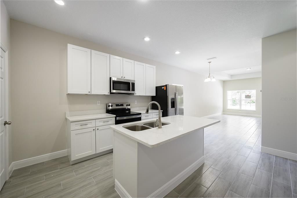 For Sale: $310,000 (3 beds, 2 baths, 1441 Square Feet)