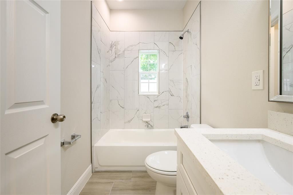 For Sale: $310,000 (3 beds, 2 baths, 1441 Square Feet)