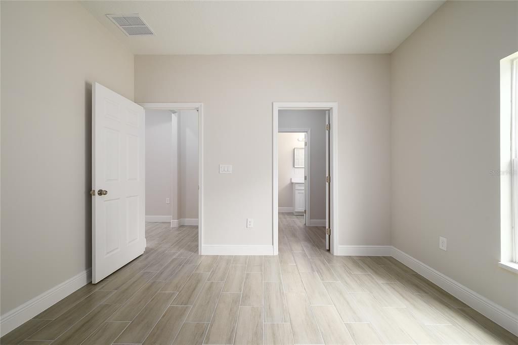 For Sale: $310,000 (3 beds, 2 baths, 1441 Square Feet)