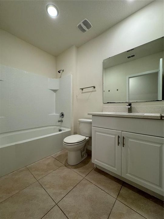 出租: $2,450 (3 贝兹, 2 浴室, 1641 平方英尺)