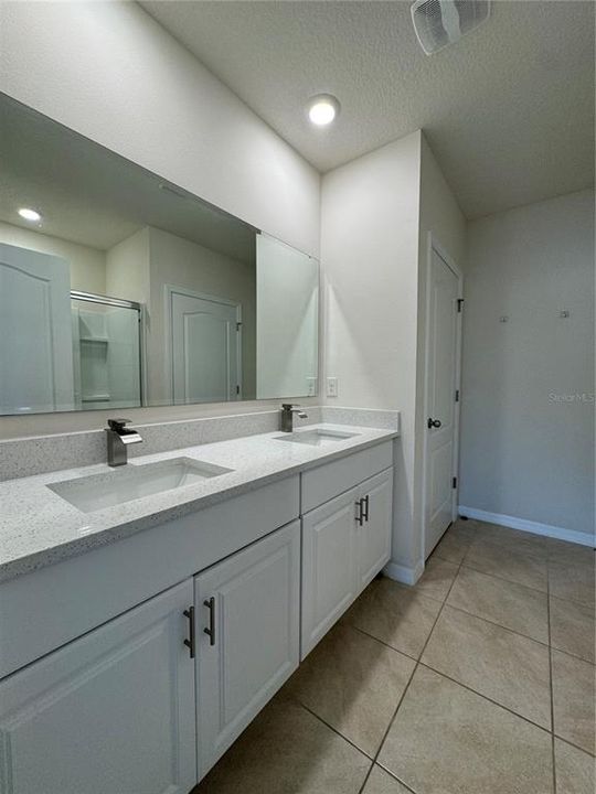 出租: $2,450 (3 贝兹, 2 浴室, 1641 平方英尺)