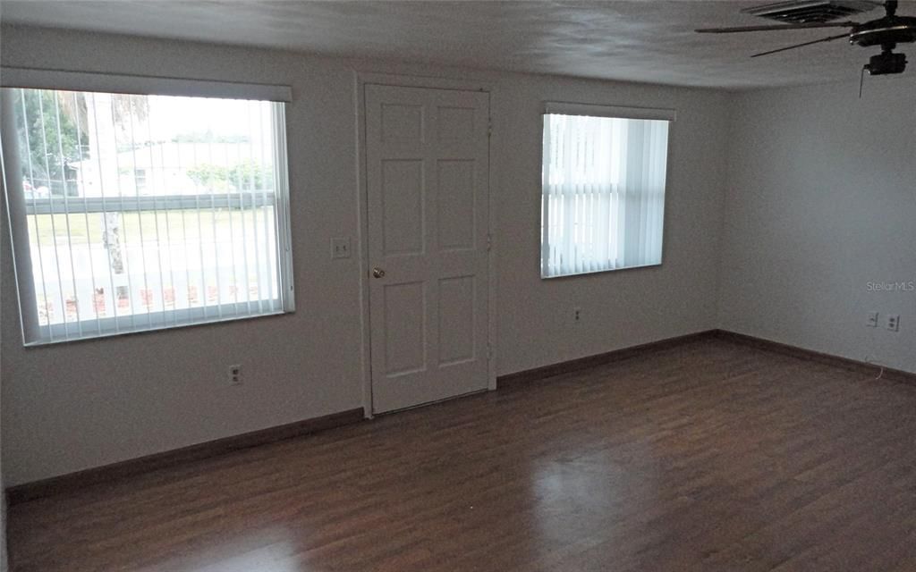 For Rent: $1,575 (2 beds, 1 baths, 1086 Square Feet)