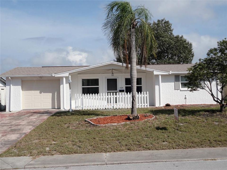 For Rent: $1,575 (2 beds, 1 baths, 1086 Square Feet)