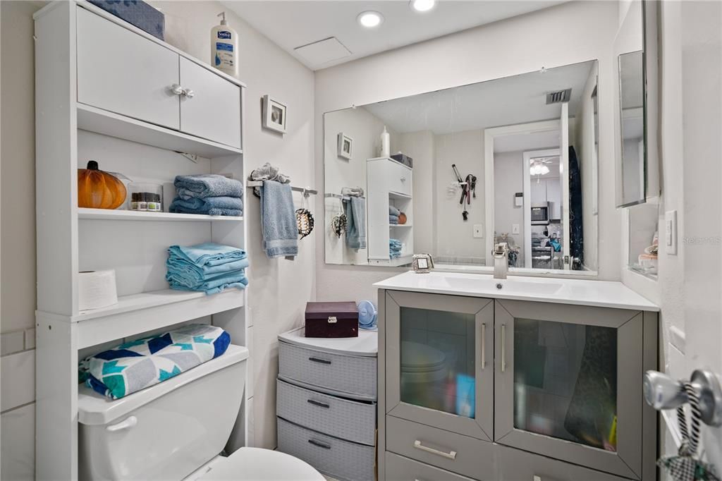 На продажу: $215,000 (1 спален, 1 ванн, 810 Квадратных фут)