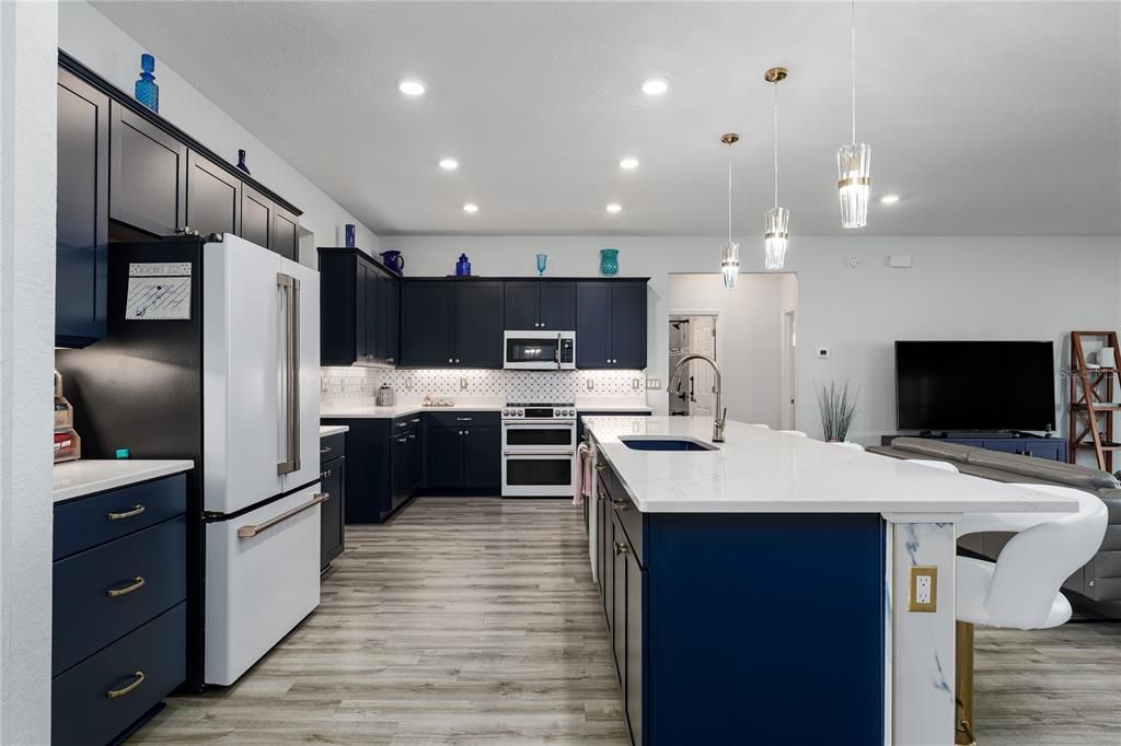 На продажу: $489,900 (4 спален, 2 ванн, 2320 Квадратных фут)