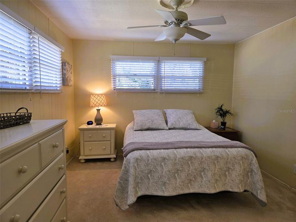 На продажу: $154,900 (2 спален, 2 ванн, 1056 Квадратных фут)