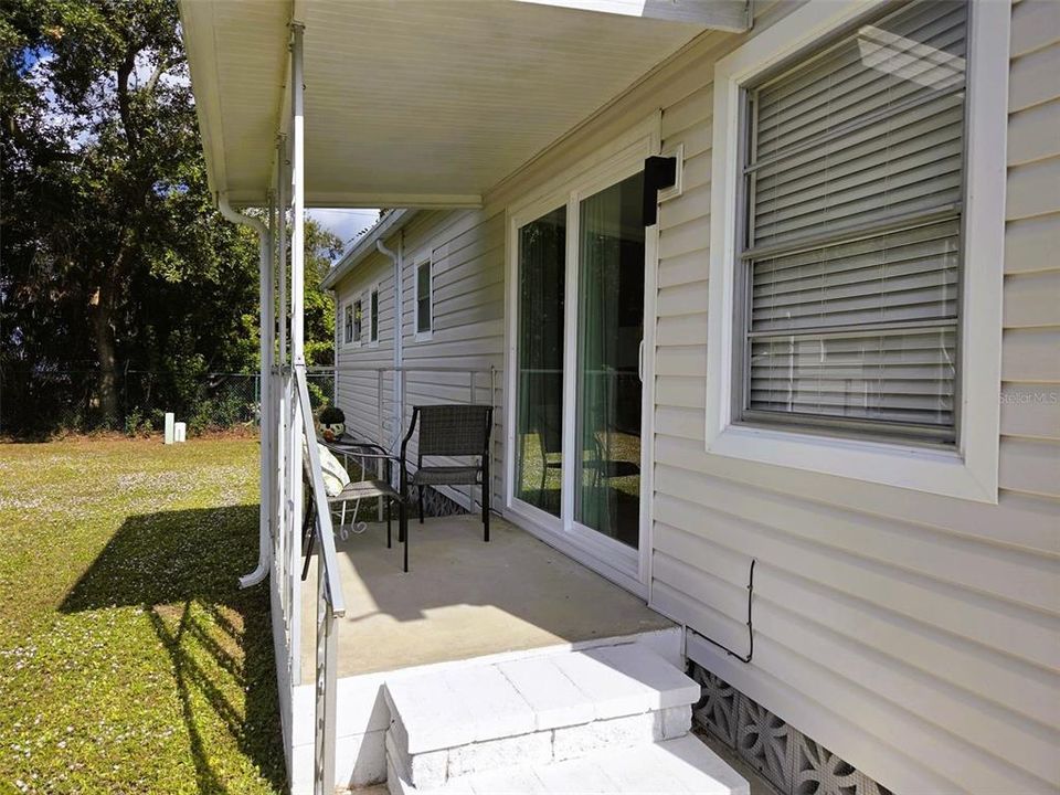 На продажу: $154,900 (2 спален, 2 ванн, 1056 Квадратных фут)